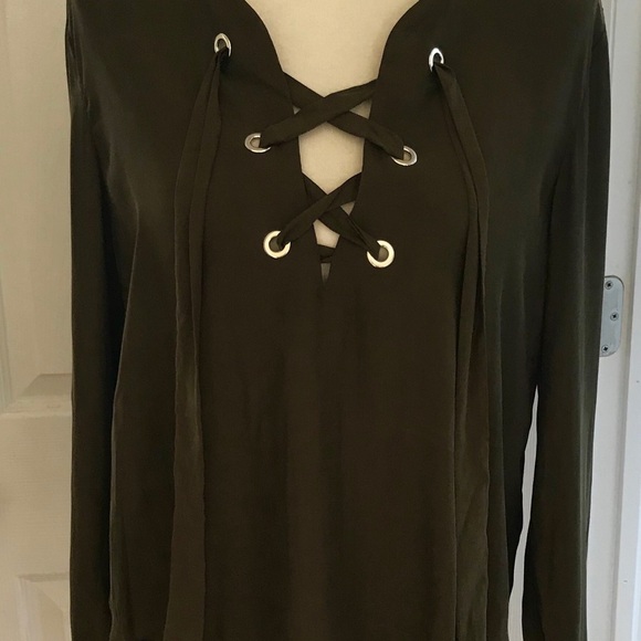 🐾 Zara front tie top NWT medium - Picture 2 of 7
